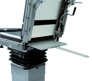 soporte de placas montado en mesa de operaciones
