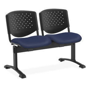 asiento con estructura modular con reposabrazos