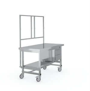 mesa de acondicionamiento de instrumental médico 1