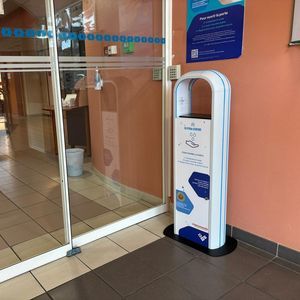 dispensador de solución hidroalcohólica de suelo 1