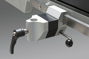 fijador para mesa de operaciones de acero inoxidable