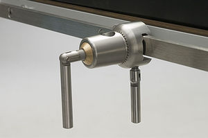 fijador para mesa de operaciones de acero inoxidable
