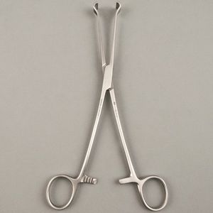 pinza quirúrgica