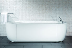 bañera de hidromasaje con lámparas de cromoterapia