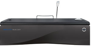 mesa de hidromasaje con chorro de agua