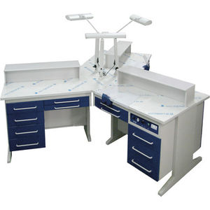 puesto de trabajo para laboratorio dental 1