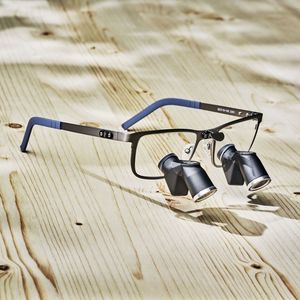 lupa quirúrgica con montura de gafas