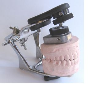 articulador dental totalmente regulable 1