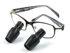 lupa binocular con montura