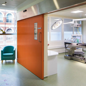 puerta de hospital