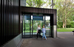 puerta para centro sanitario