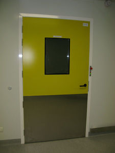 puerta de servicio