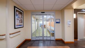 puerta de hospital 1