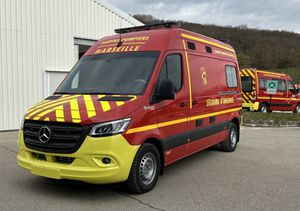 ambulancia para cuidados intensivos