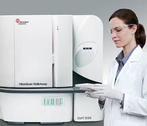 analizador automático de microbiología MALDI-TOF 1
