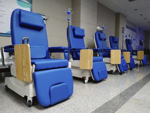 sillón para extracción de sangre eléctrico 1