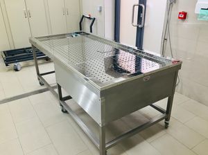 mesa de lavado de cadáveres 1