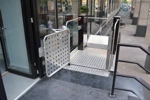 plataforma elevadora para silla de ruedas