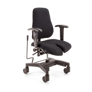silla de oficina con reposabrazos