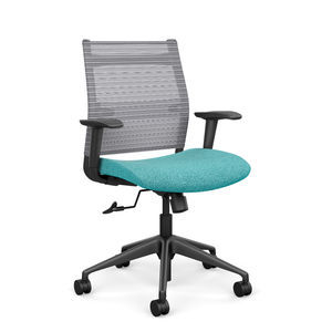 silla de oficina con reposabrazos