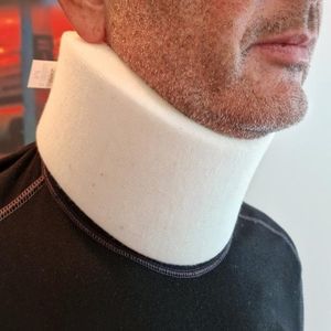 collarín cervical flexible