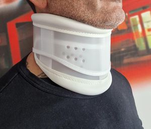 collarín cervical semirrígido
