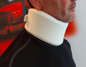 collarín cervical semirrígido