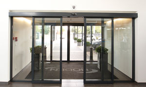 puerta corredera / de hospital / para centro sanitario / de vidrio