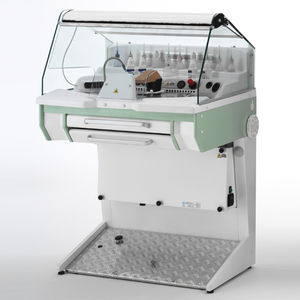 puesto de trabajo para laboratorio dental con campana