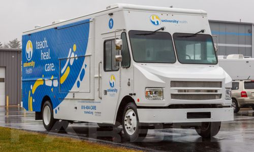 Unidad móvil hospitalaria de detección de la COVID-19 - 17341 - Farber Specialty Vehicles - camión / con cuerpo modular independiente / diésel