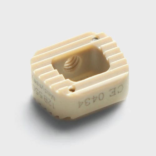 Caja intersomática cervical - C7™  - Medyssey Spine - vía anterior / de PEEK