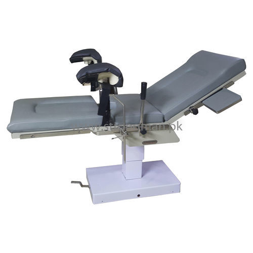 Mesa de operaciones para ginecología - Strongman Ideal Engineering Services - hidráulica / elevadora / de 3 secciones