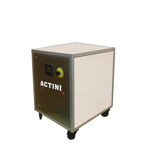 Estación de descontaminación de laboratorio - KUBE - ACTINI - compacta / móvil