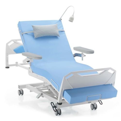 Sillón para hemodiálisis eléctrico - SILOVO® - LiKAMED - de 3 secciones / con ruedas / de altura variable