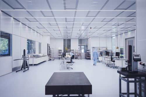 Sala blanca para la industria farmacéutica - CleanCell 4.0® - SCHILLING ENGINEERING - modular / integrado / clase ISO 6
