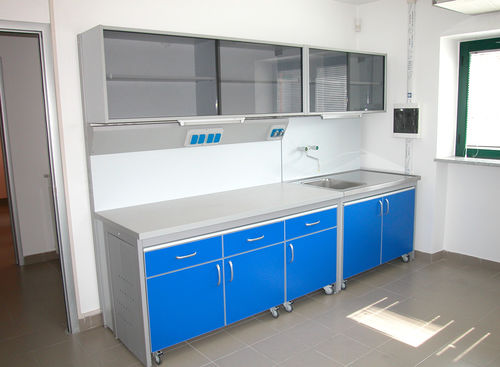 Plataforma de trabajo de laboratorio - COM-Lab 5 - comfit s.r.l - con fregadero / con espacio de almacenamiento / modular