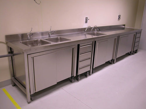Plataforma de trabajo de laboratorio - comfit s.r.l - de esterilización / para farmacia / con cajón