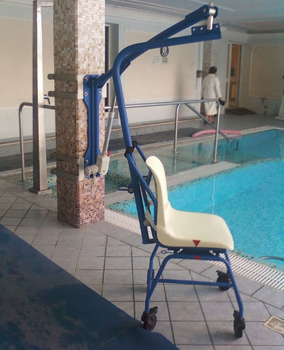 Elevador de pacientes con batería - F130  - DiGi Project - de pared / para piscina / elevadora