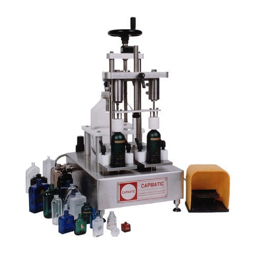 Máquina de llenado semiautomática - CF-2V™ - Capmatic - de vacío / de líquidos / de botellas