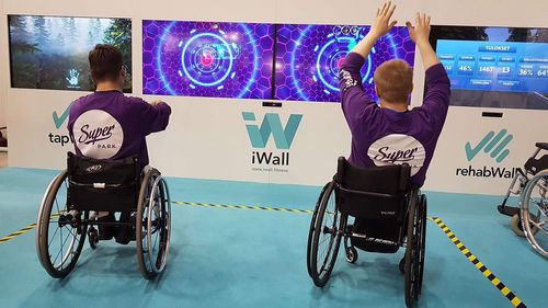 Sistema de rehabilitación de movilidad del brazo - iWall®  - CSE Entertainment - de equilibrio / movilidad de los miembros / virtual