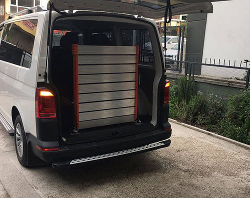 Rampa de acceso para coche - Medlis Ramps - fijada al vehículo