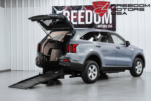 Vehículo para discapacitados VUD - 28214 - Freedom Motors USA - acceso posterior