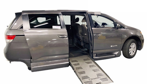 Vehículo para discapacitados monovolumen - 28800 - Freedom Motors USA - acceso lateral