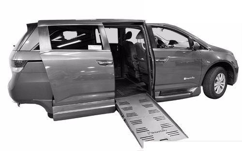 Vehículo para discapacitados monovolumen - 28503 - Freedom Motors USA - acceso lateral