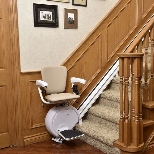 Salvaescaleras para escalera recta - Essential - Lehner Lifttechnik - para humanos / de tipo sillón / plegable