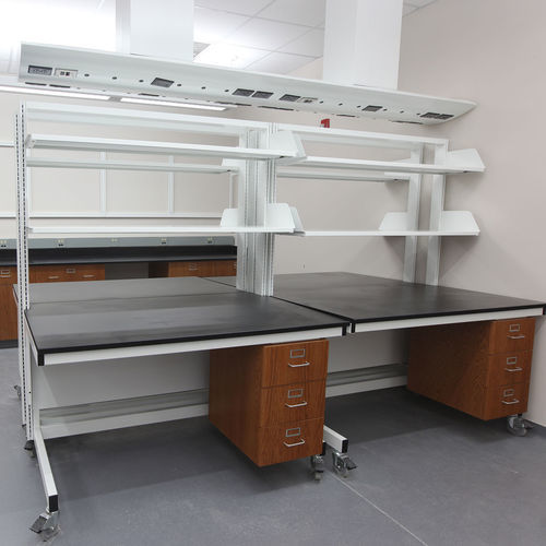 Mesa de laboratorio con estantes - Avion™ - Mott Manufacturing