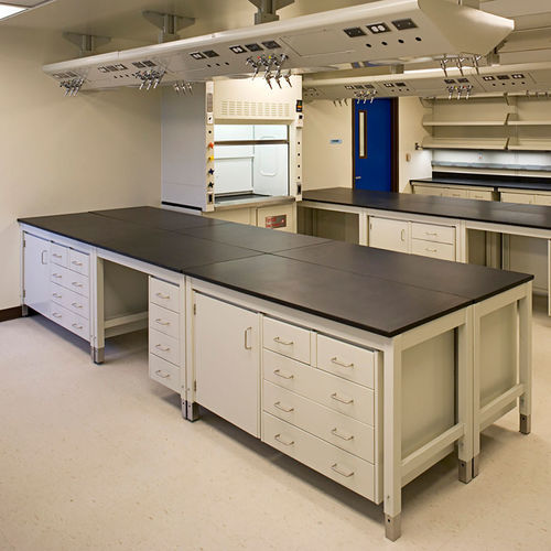 Mesa de laboratorio de acero inoxidable - Chameleon™ - Mott Manufacturing - con estantes
