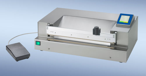 Soldadora semiautomática - 438M - RISCHE + HERFURTH GMBH Maschinen- und Apparatebau - mediante impulso / para embalajes médicos / de mesa