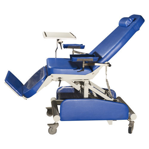 Sillón de quimioterapia eléctrico - 815 - Sté AMEL - de 3 secciones / con ruedas / con respaldo regulable