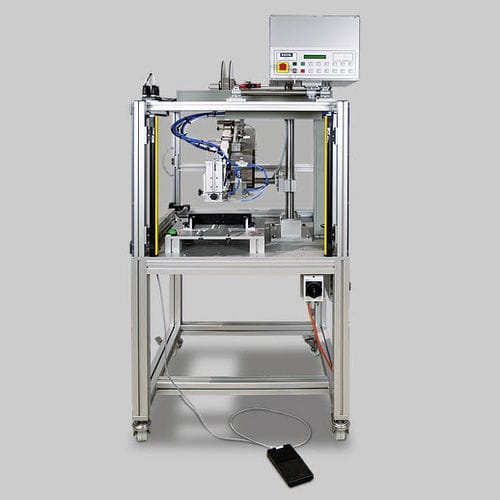 Etiquetadora de cartón - TNC-L - b+b Automations- und Steuerungstechnik GmbH - semiautomática